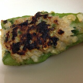 あまった餃子のタネでリメイク ピーマンの肉詰め